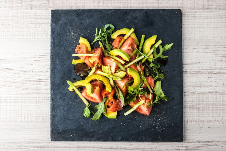 Le régime céto paresseux comprend des légumes et des graisses saines